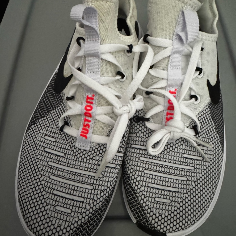 New Nike Free TR 8 'White Black', never been worn. Size 8 women’s.
